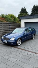 Mercedes-Benz Mercedes c Klasse 200 kompressor**TOP - gebrauchte Mercedes-Benz E 200 aus dem Jahr 2002