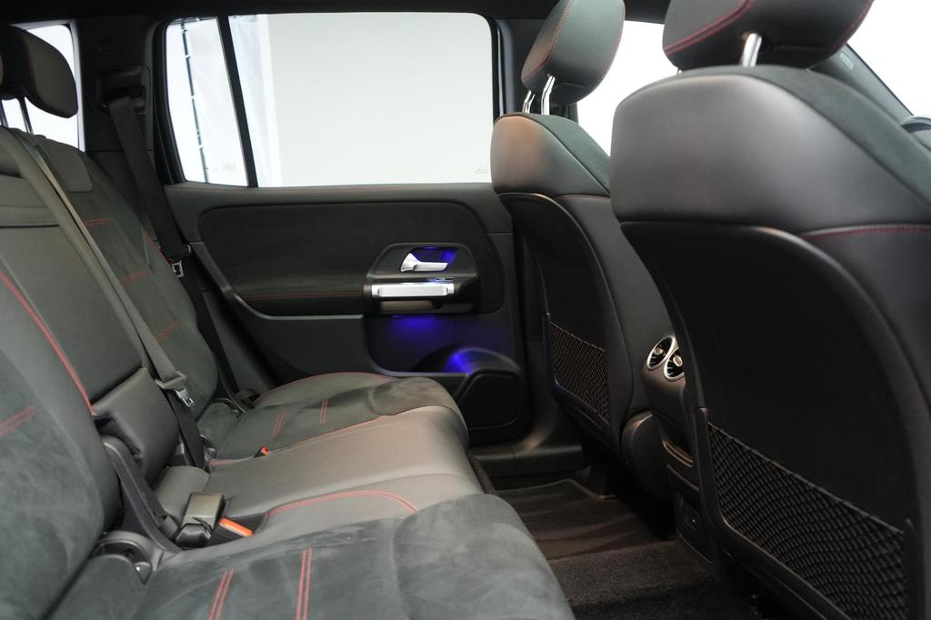 Mercedes-Benz GLB 220