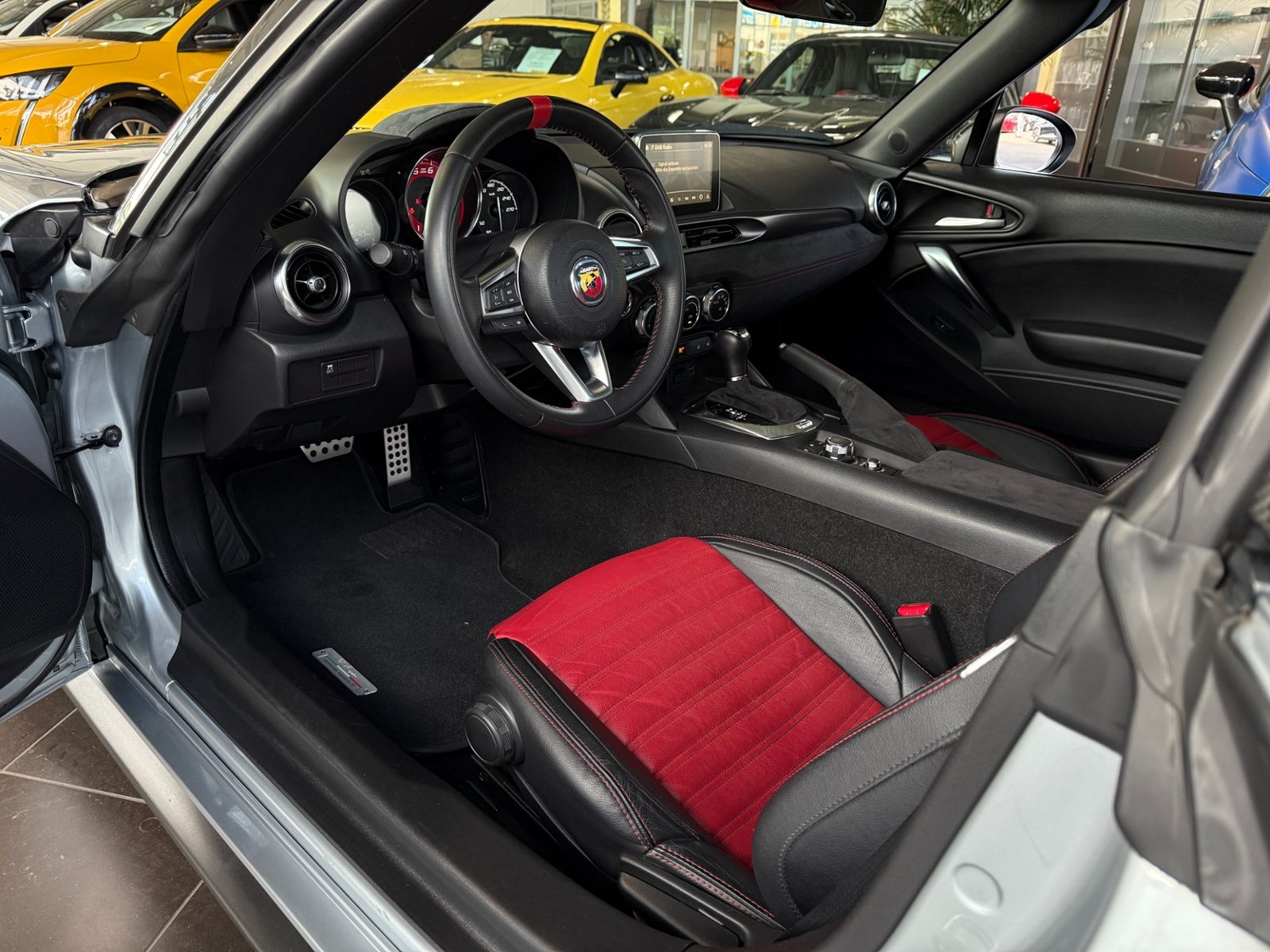 Fahrzeugabbildung Abarth 124 Spider GT HARDTOP LED LEDER