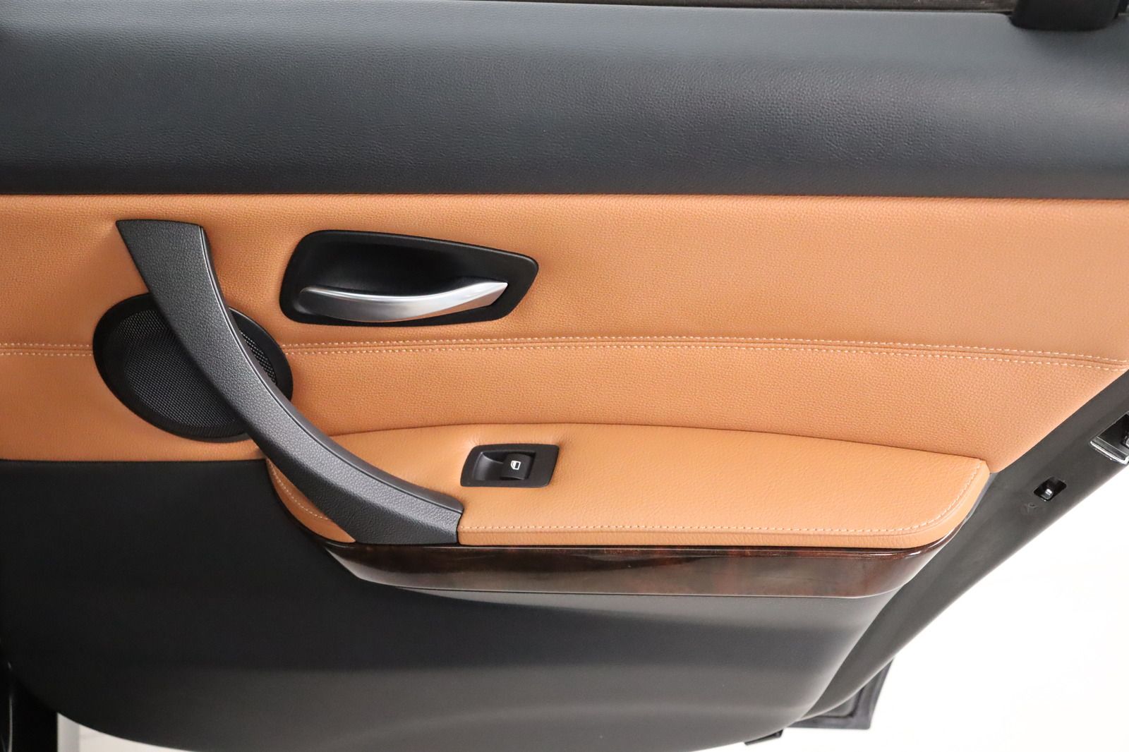 Fahrzeugabbildung BMW 318 i Touring * Xenon * Leder * Pano *