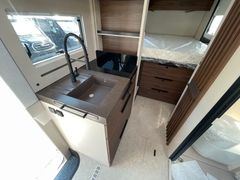 Bürstner SIGNATURE SFT 7.4  | Queensbett, Automatik, AHK