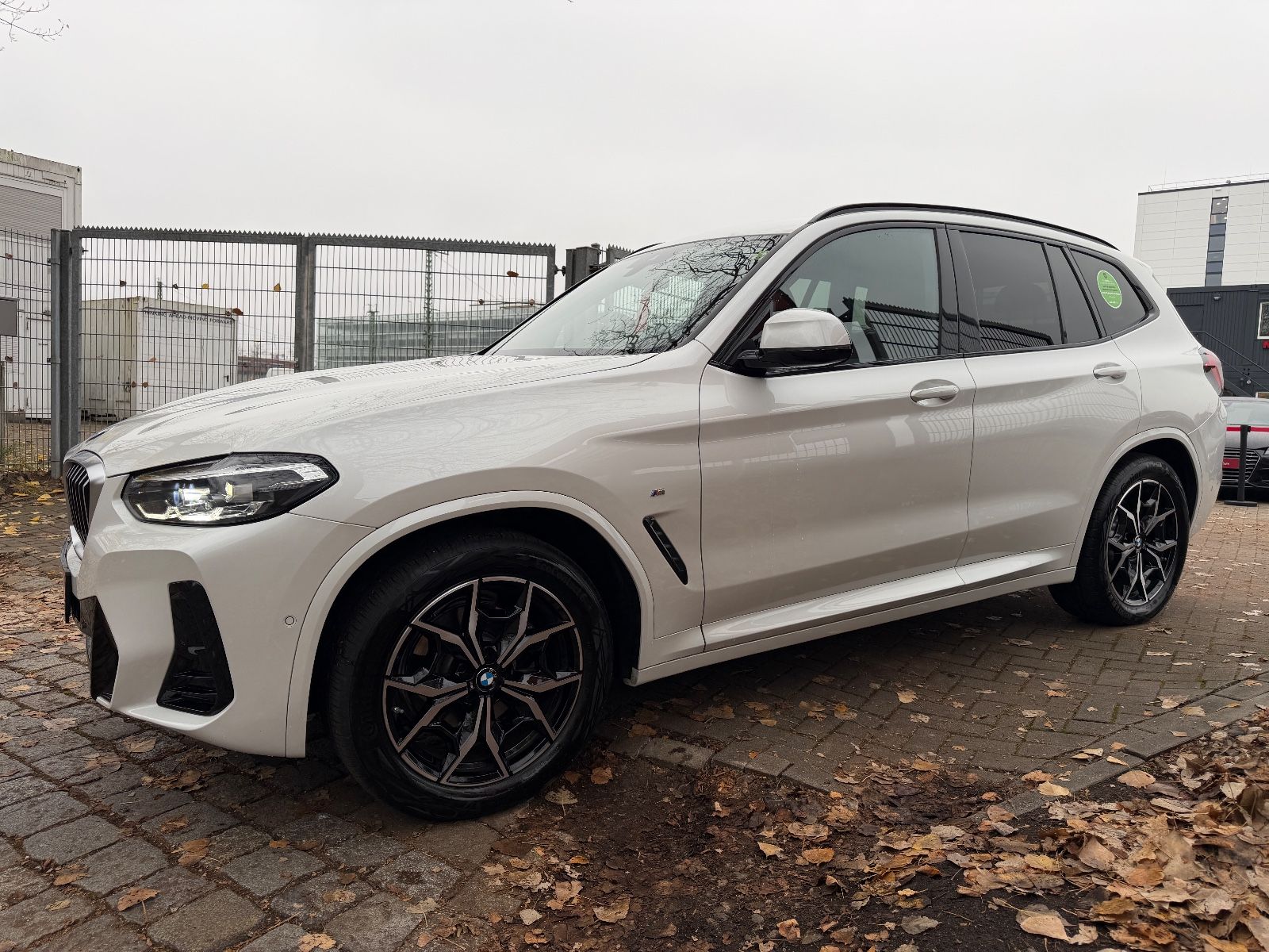 Fahrzeugabbildung BMW X3 xDrive 20i M Sport*LED*ROT*KAMERA*NAVI*SPORT