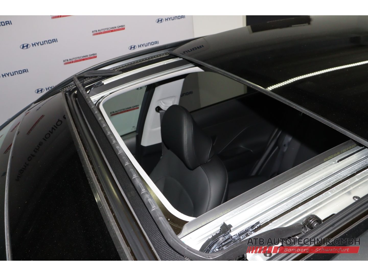 Fahrzeugabbildung Hyundai KONA SX2 1.6 T-Gdi DCT 2WD PRIME Glasschiebedach