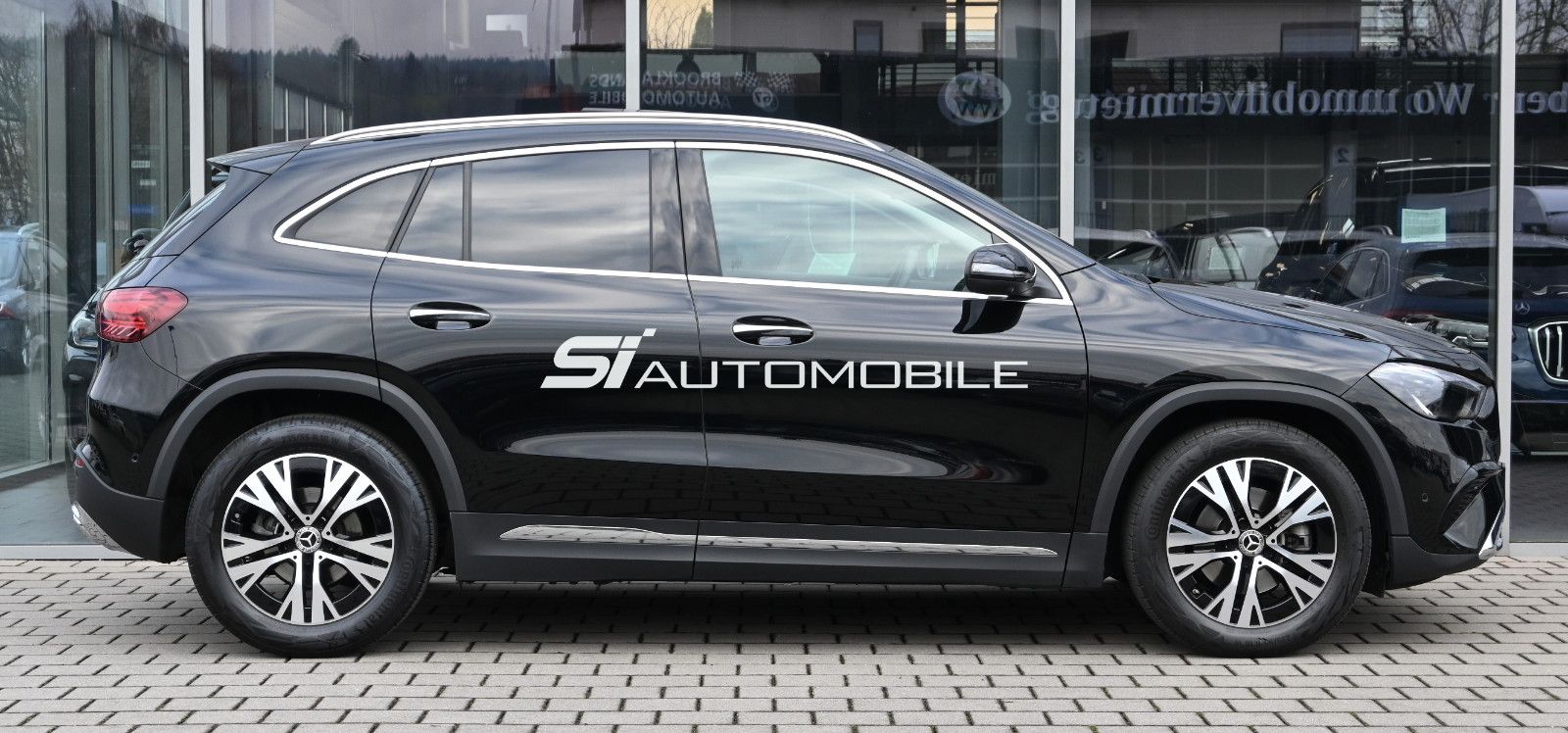 Fahrzeugabbildung Mercedes-Benz GLA 180 d DCT Progressive °ACC°PANO°MEMO°KEYLESS