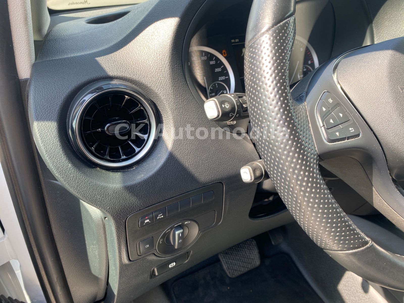 Fahrzeugabbildung Mercedes-Benz Vito Mixto 119 lang Autom./5 Sitze/Navi/LED/Kam