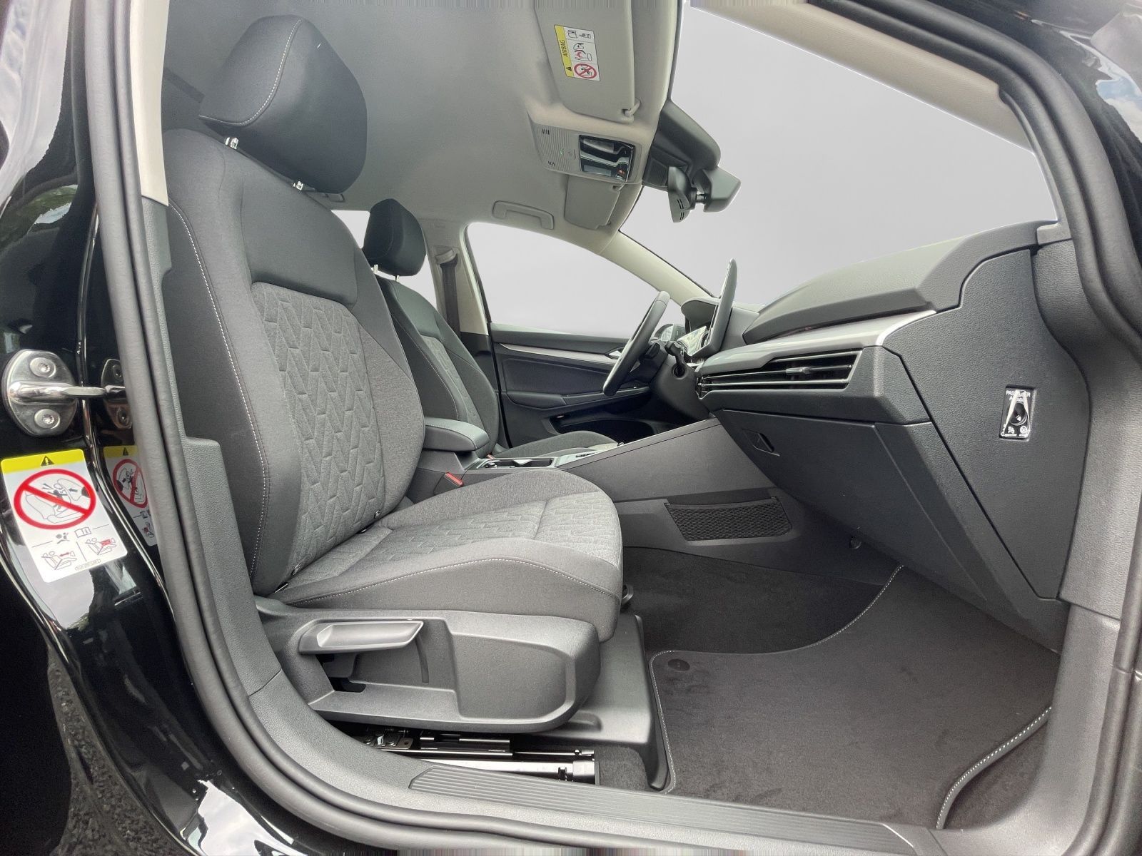 Volkswagen Golf 1.5 eTSI DSG LIFE ACC AHK SITZHZ PARKASSIST foto 4