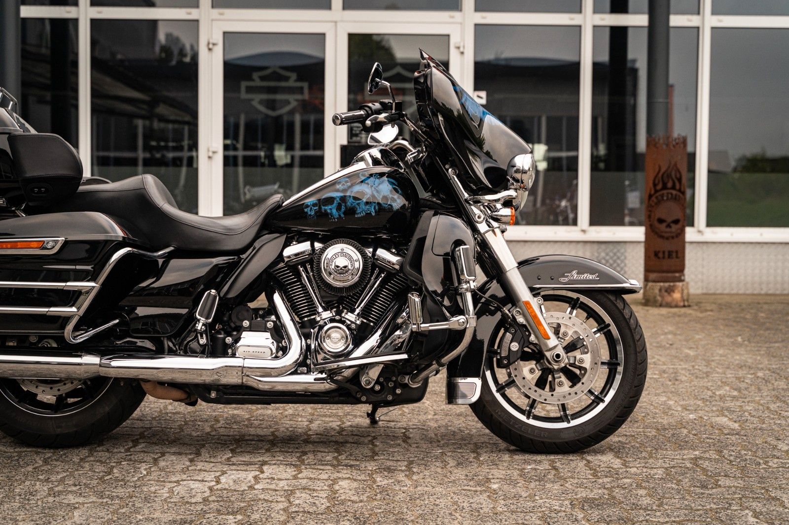 Fahrzeugabbildung Harley-Davidson FLHTK E-Glide Ultra Limited - Jekill -