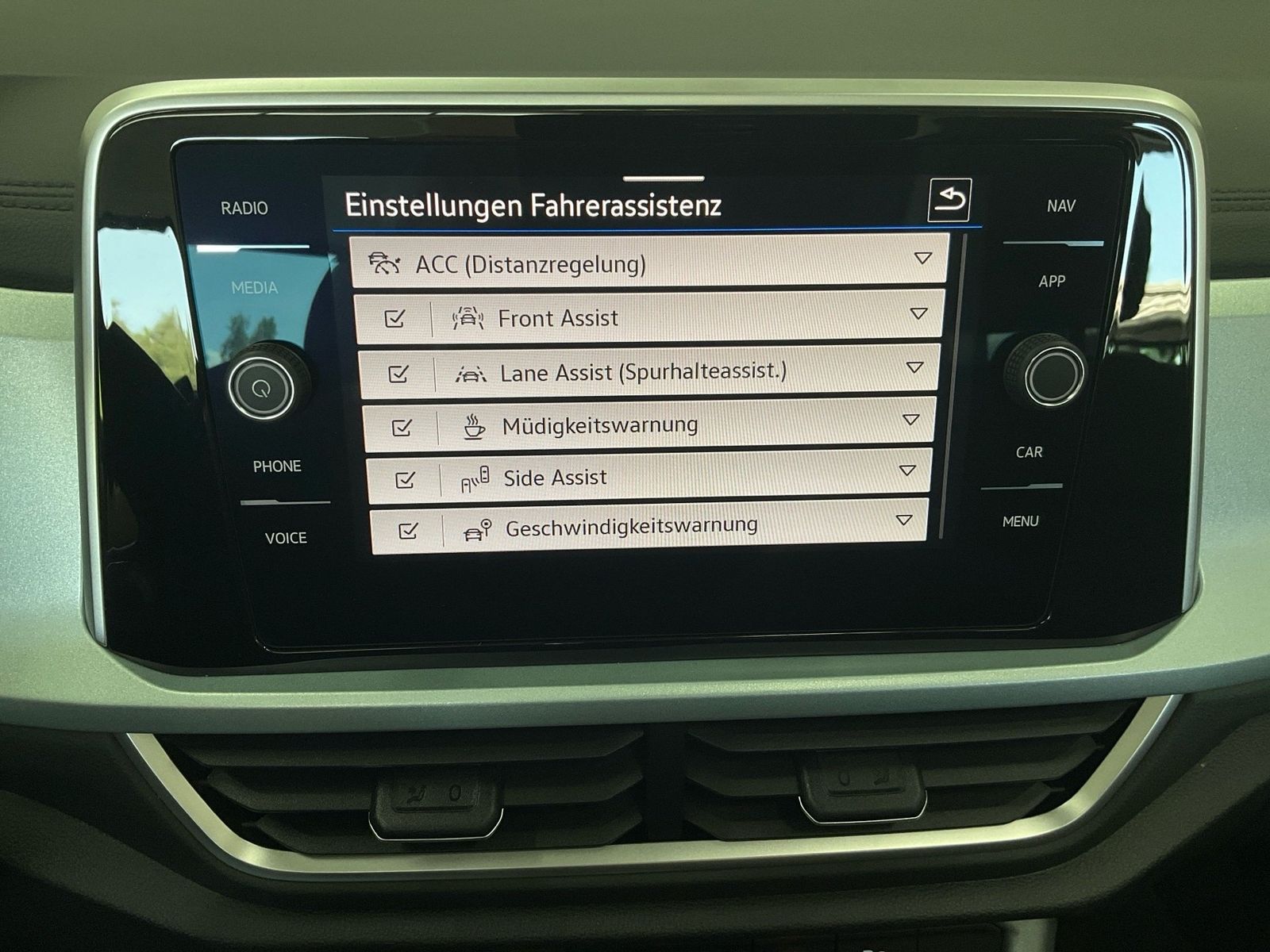 Volkswagen T-Roc - Bild 18