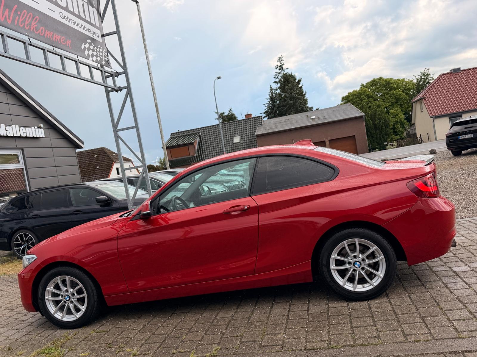 BMW 218i Coupé 1.5 136 ch BVA / GPS / Sièges chauffants / Radar de recul / Bluetooth