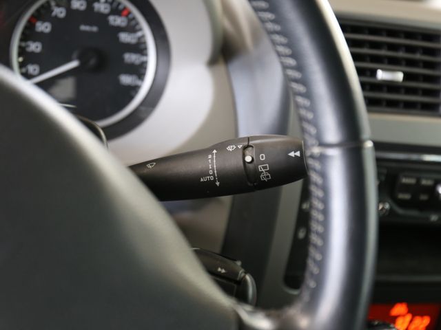 Peugeot Expert Tepee 2x TÜR L2H1 AUT KLIMA TEL 8SITZ AHK