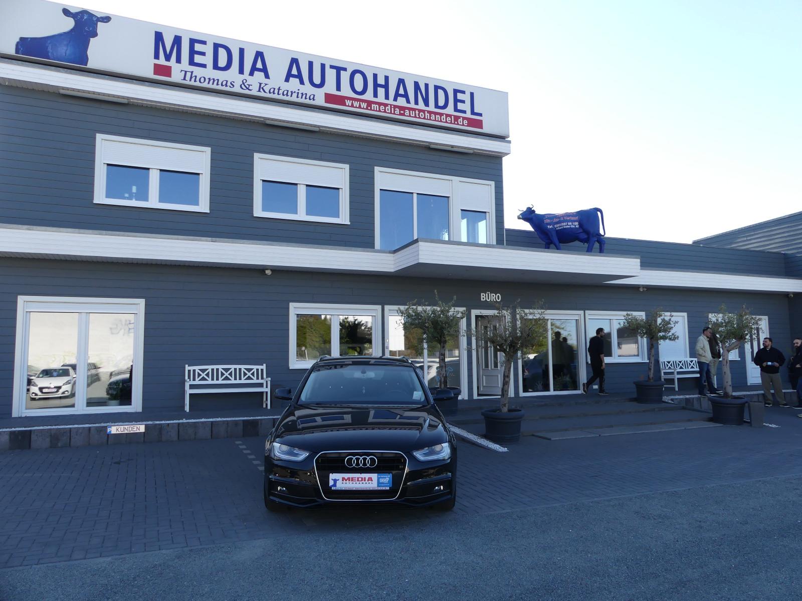 Audi A4 Avant Attraction S.line."76TKM"