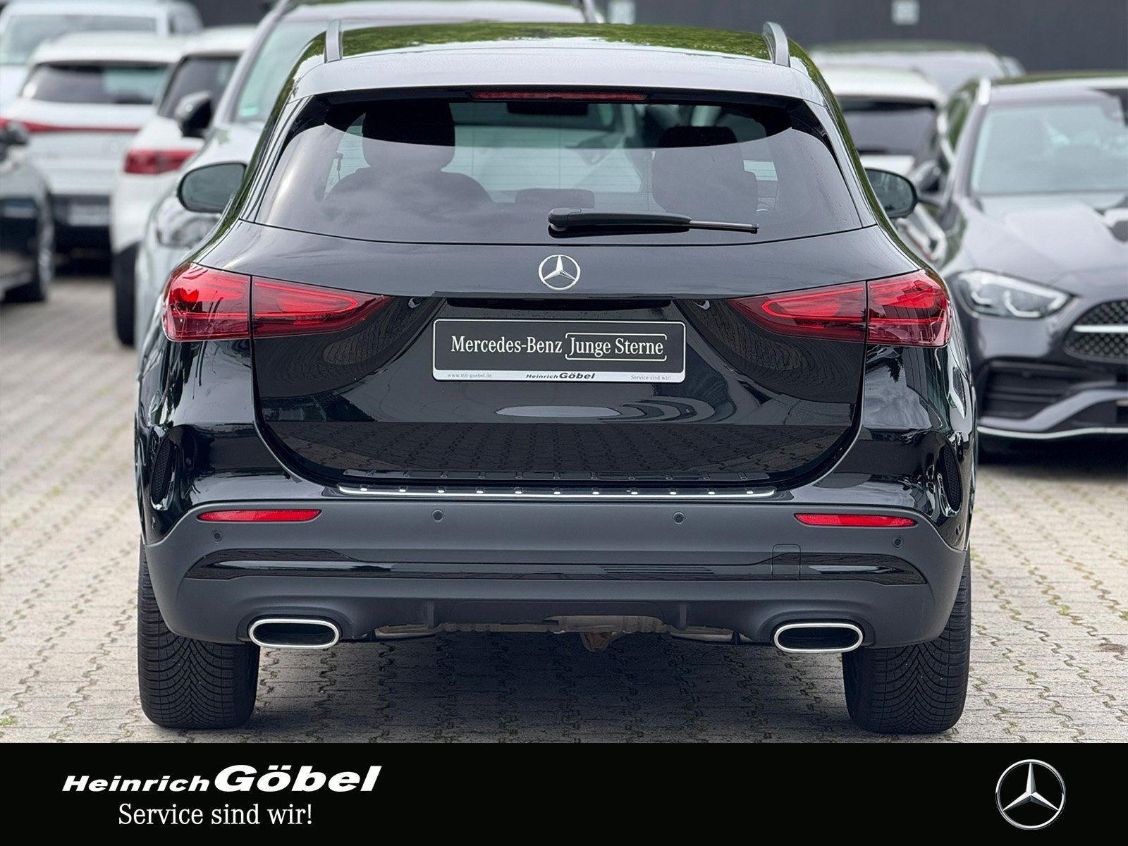 Fahrzeugabbildung Mercedes-Benz GLA 200 AMG*AHK*TOTWINKEL*NIGHT-PAKET*AMBIENTEBE