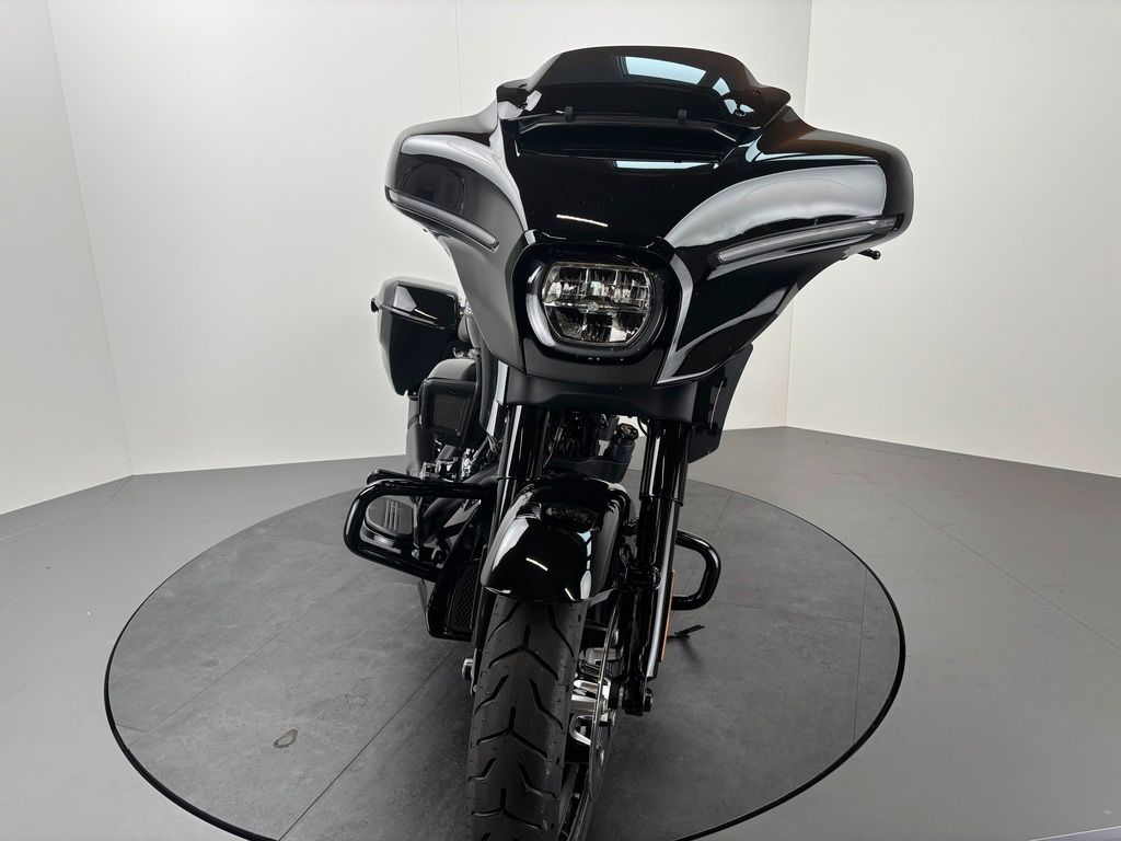 Fahrzeugabbildung Harley-Davidson STREET GLIDE FLHX *NEUWERTIGER ZUSTAND*