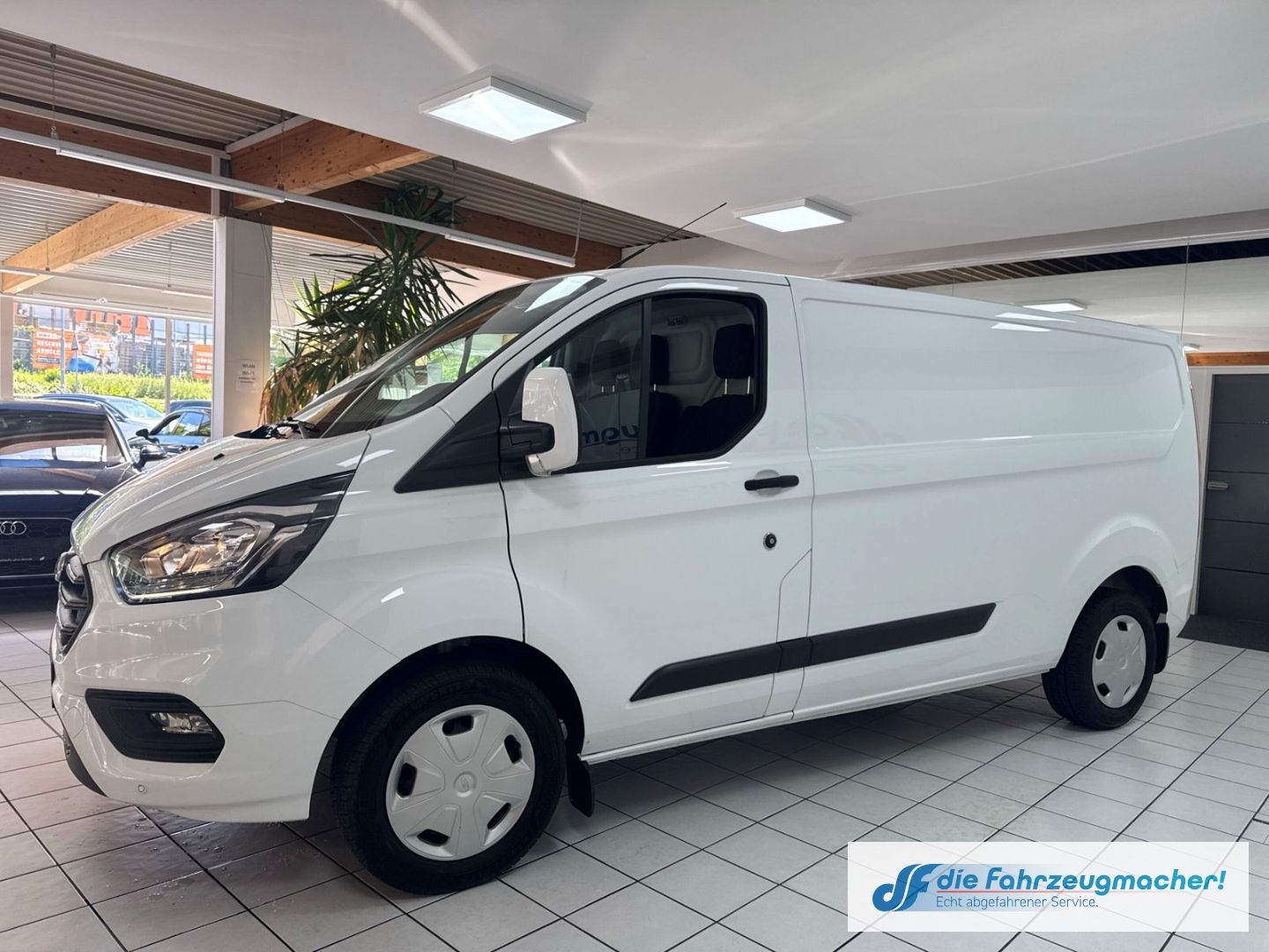 Fahrzeugabbildung Ford Transit Custom Kasten 320 L2 Trend 2.0 TDCi EU6d