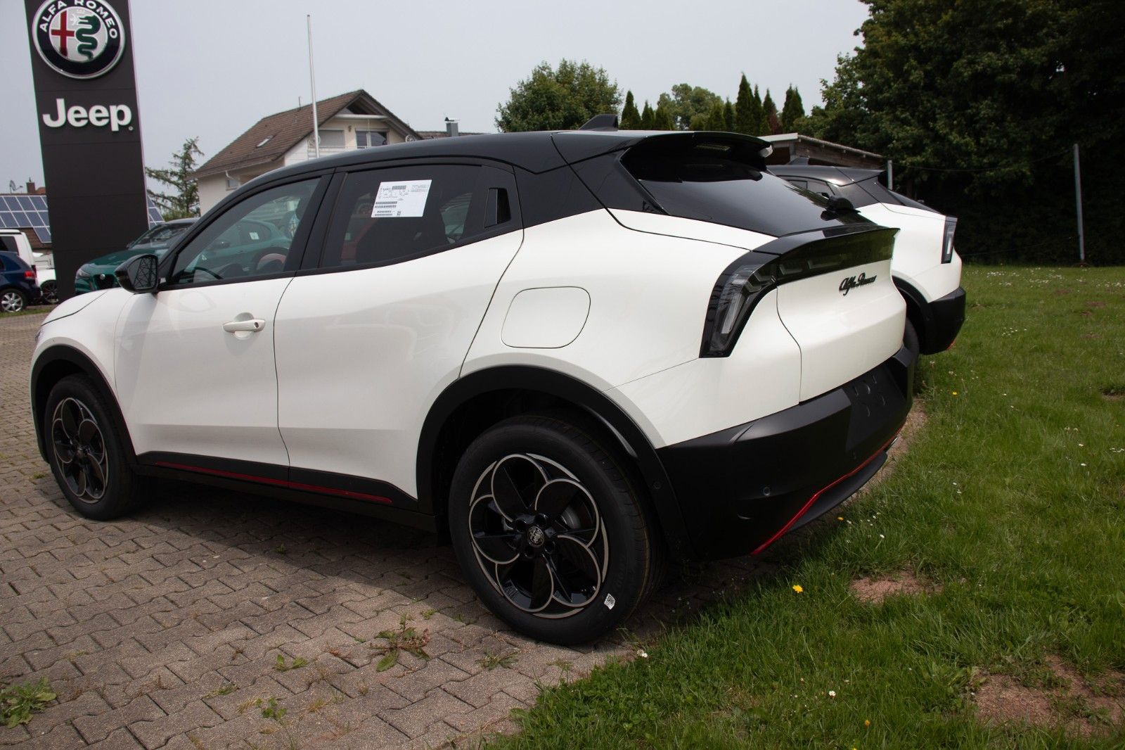 Fahrzeugabbildung Alfa Romeo Junior Q4 Ibrida 1.2 VGT  Prem+Tech+Sport-Paket