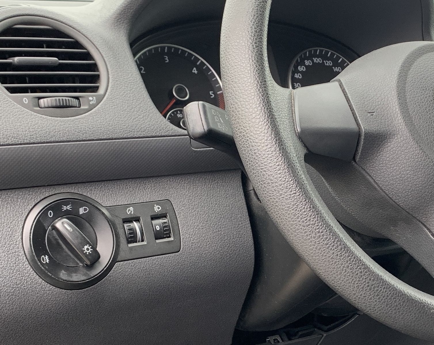 Fahrzeugabbildung Volkswagen Caddy 1.6 TDI*Roncalli*AHK*SHZ*Klima*PDC*