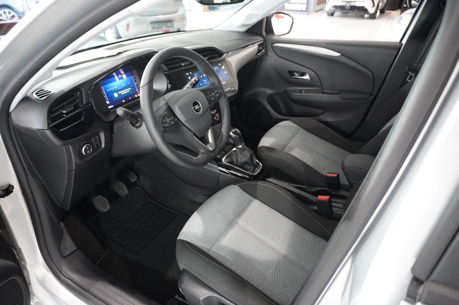 Fahrzeugabbildung Opel Corsa F 1.2 FACELIFT NAVI/LED/KAMERA/VIRTU./DAB+