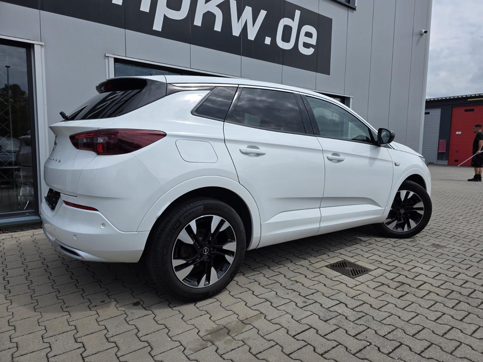Opel Grandland Elegance RKam SZH PDC LED Navi Z+W