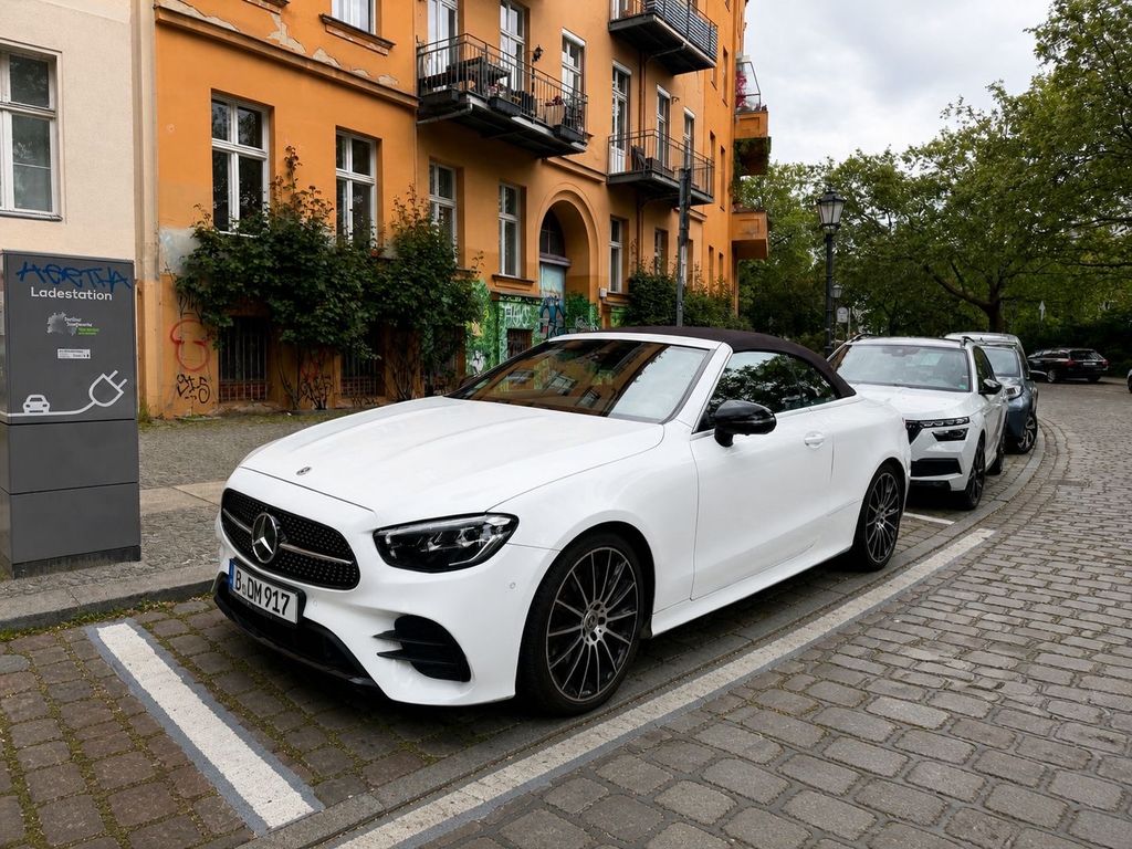 Image of Mercedes-Benz E 300