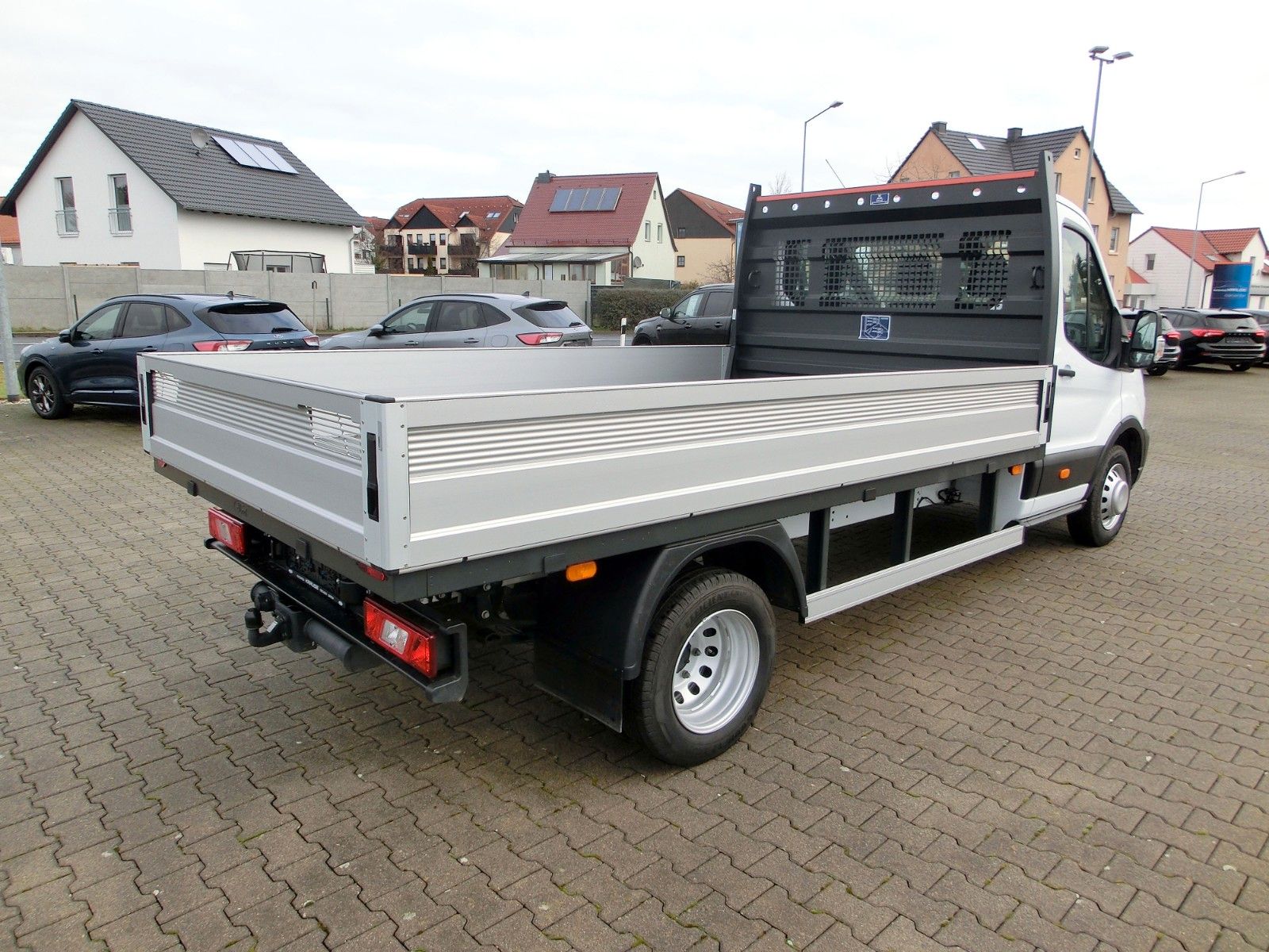 Fahrzeugabbildung Ford Transit Pritsche 350 L3  Einzelkabine Trend