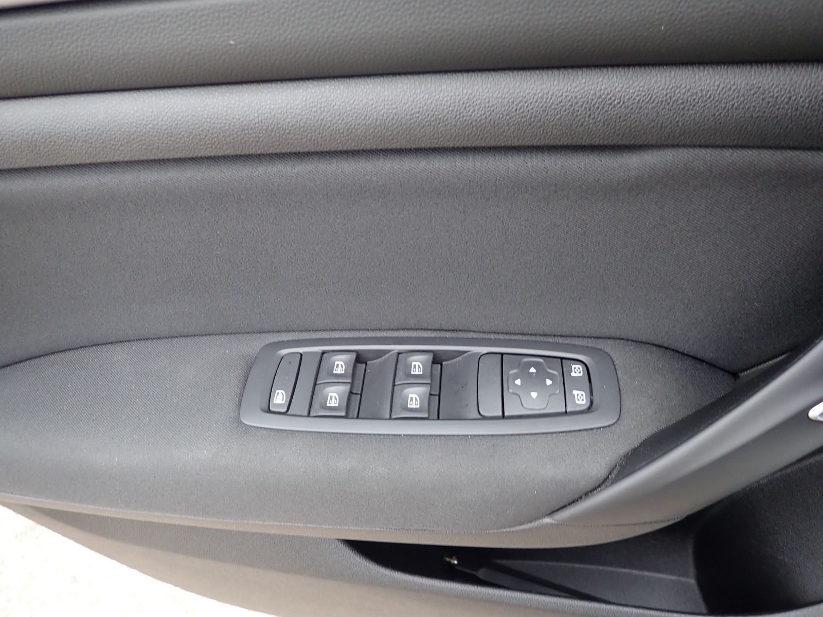 Fahrzeugabbildung Renault Megane E-TECH Grandtour Equilibre E-TECH PLUG-IN