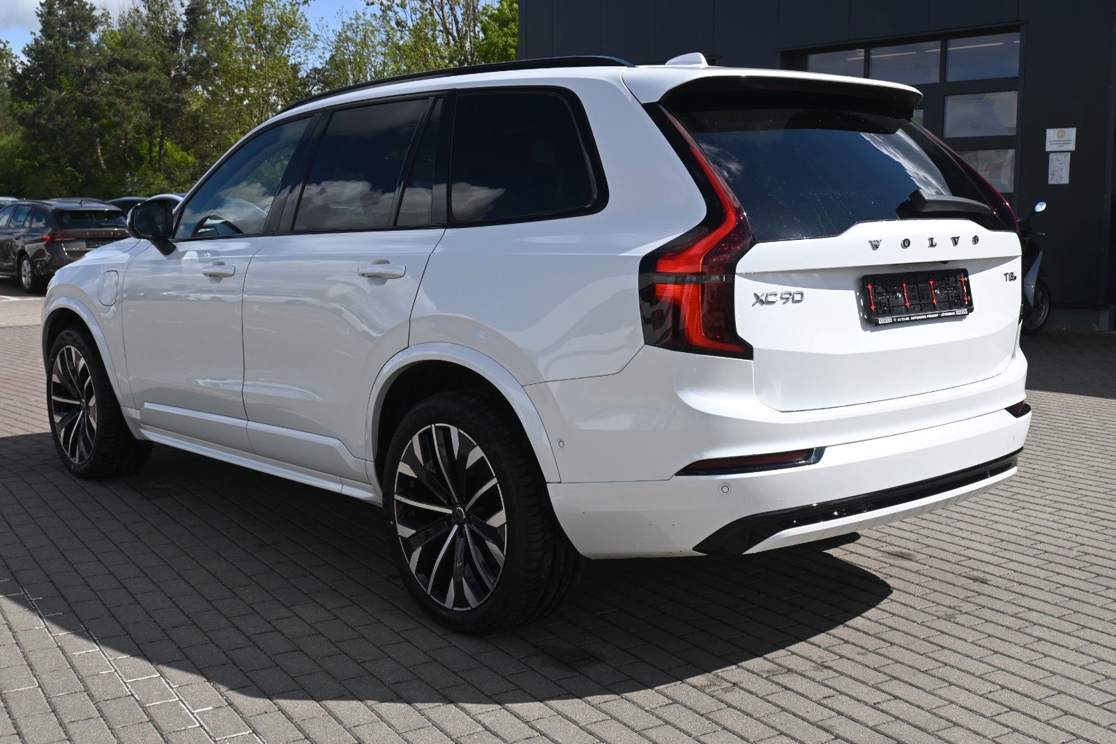 Fahrzeugabbildung Volvo XC90 T8 AWD Plus Dark*PANO*360°*HuD*H&K*ACC