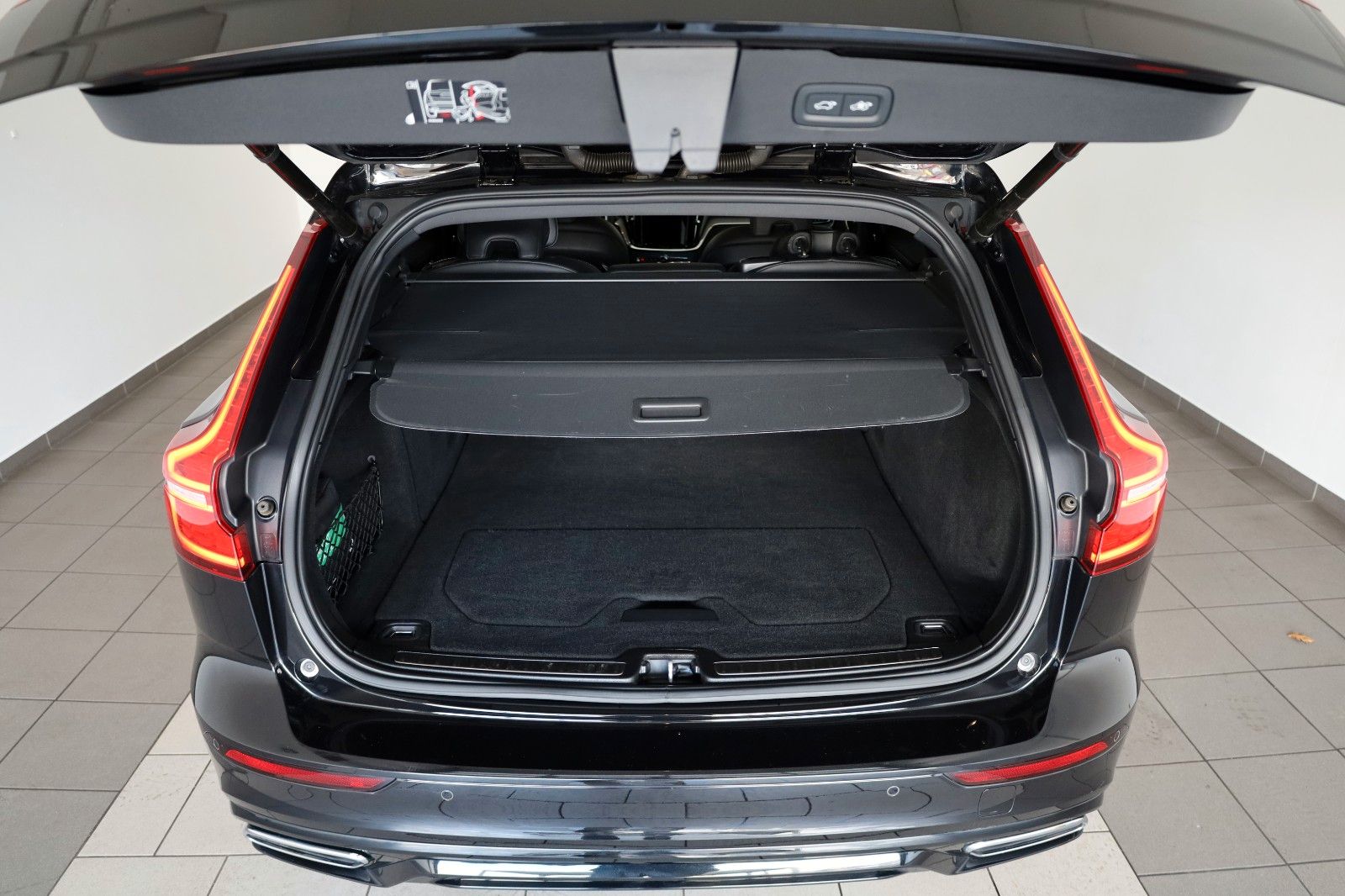 Fahrzeugabbildung Volvo V60 R Design,Leder,Sportsitz,Navi,LED,Memory,AHK