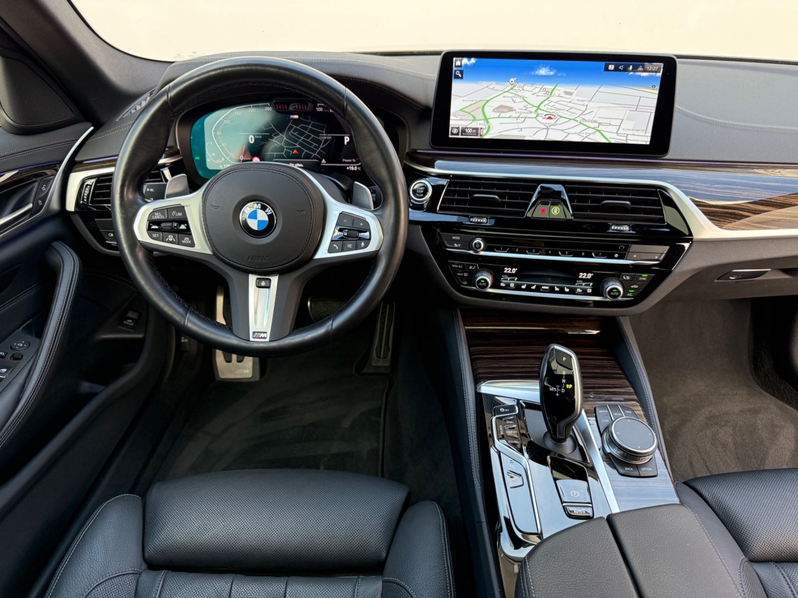 BMW 540 i xDrive M Sport Laser HeadUp ACC Sitzbelüft foto 2