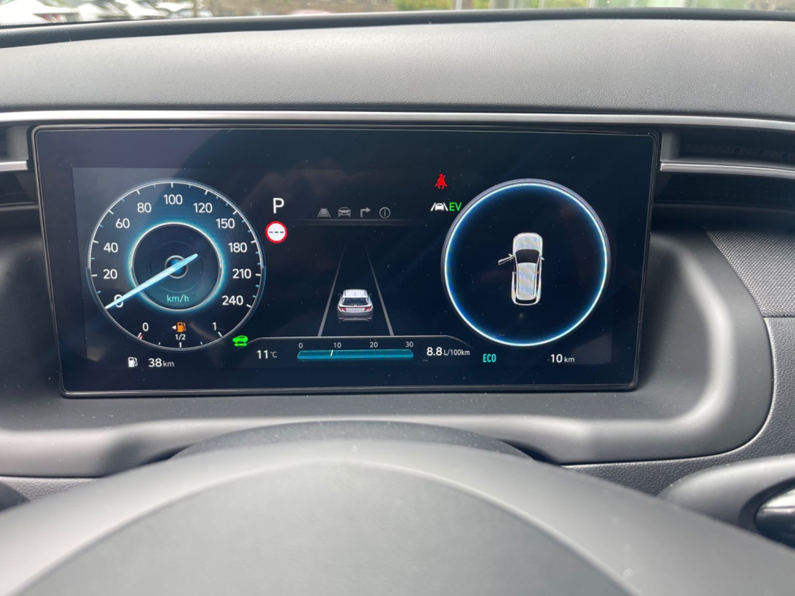 Fahrzeugabbildung Hyundai TUCSON 1.6 T-GDI PHEV 4WD TREND ASSI KRELL el.He