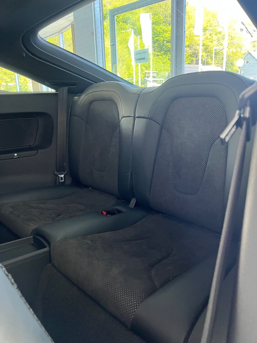 Fahrzeugabbildung Audi TT Coupe/ quattro 2.0 TFSI S line Competetion