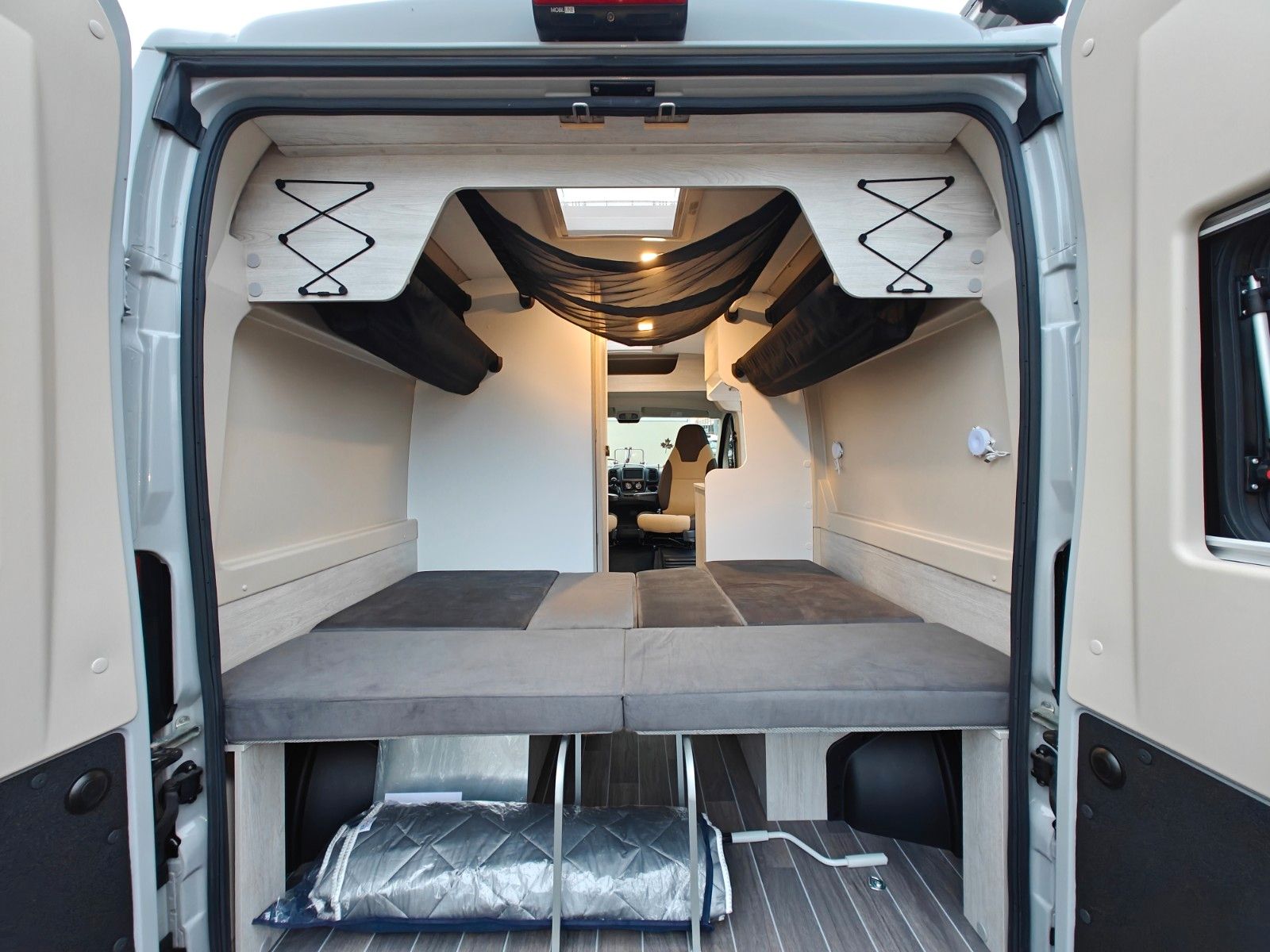 Fahrzeugabbildung Roller Team Livingstone Next 540 - SAT, TV, Solar, Kamera -