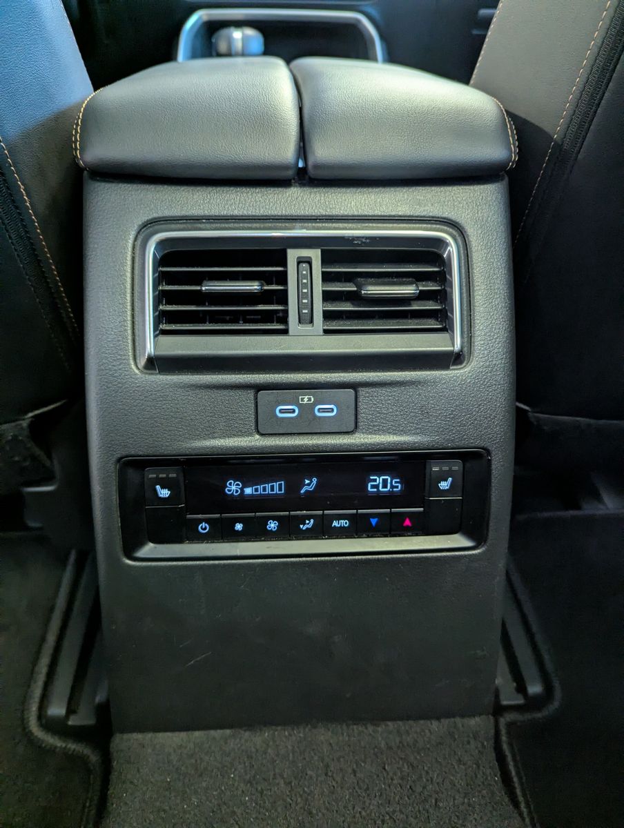 Fahrzeugabbildung Mazda CX-80 3.3L E-SKYACTIV D 254 HOMURA+ 7-Sitze Pano