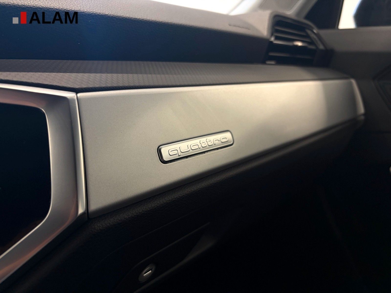 Audi Q3 SB 40 TDI quattro S line ACC AHK LED RFK ViCo foto 22