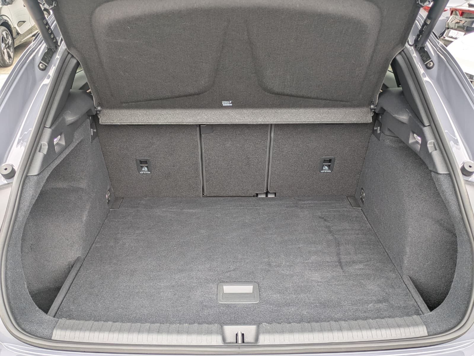 Fahrzeugabbildung CUPRA Terramar 2.0 TSI 4D VZ HUD*MATRIX*PANO*DCC*20"