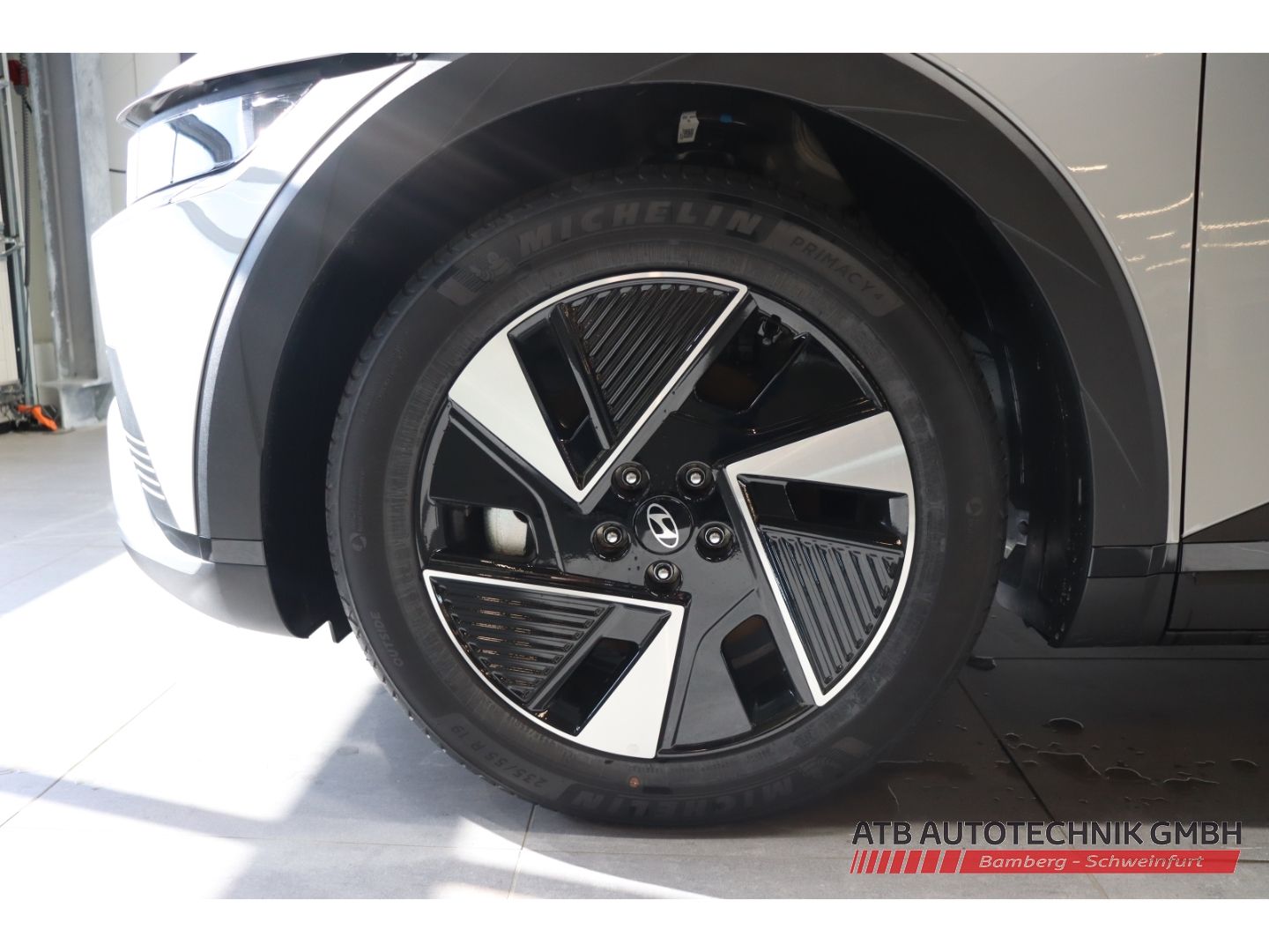 Fahrzeugabbildung Hyundai IONIQ 5 UNIQ MY26 84 kWh 4WD 325 PS Navi Soundsy