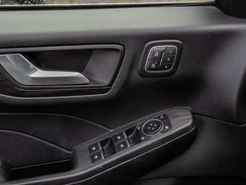Ford Kuga PHEV Vignale Kamera AHK el. Heckklappe