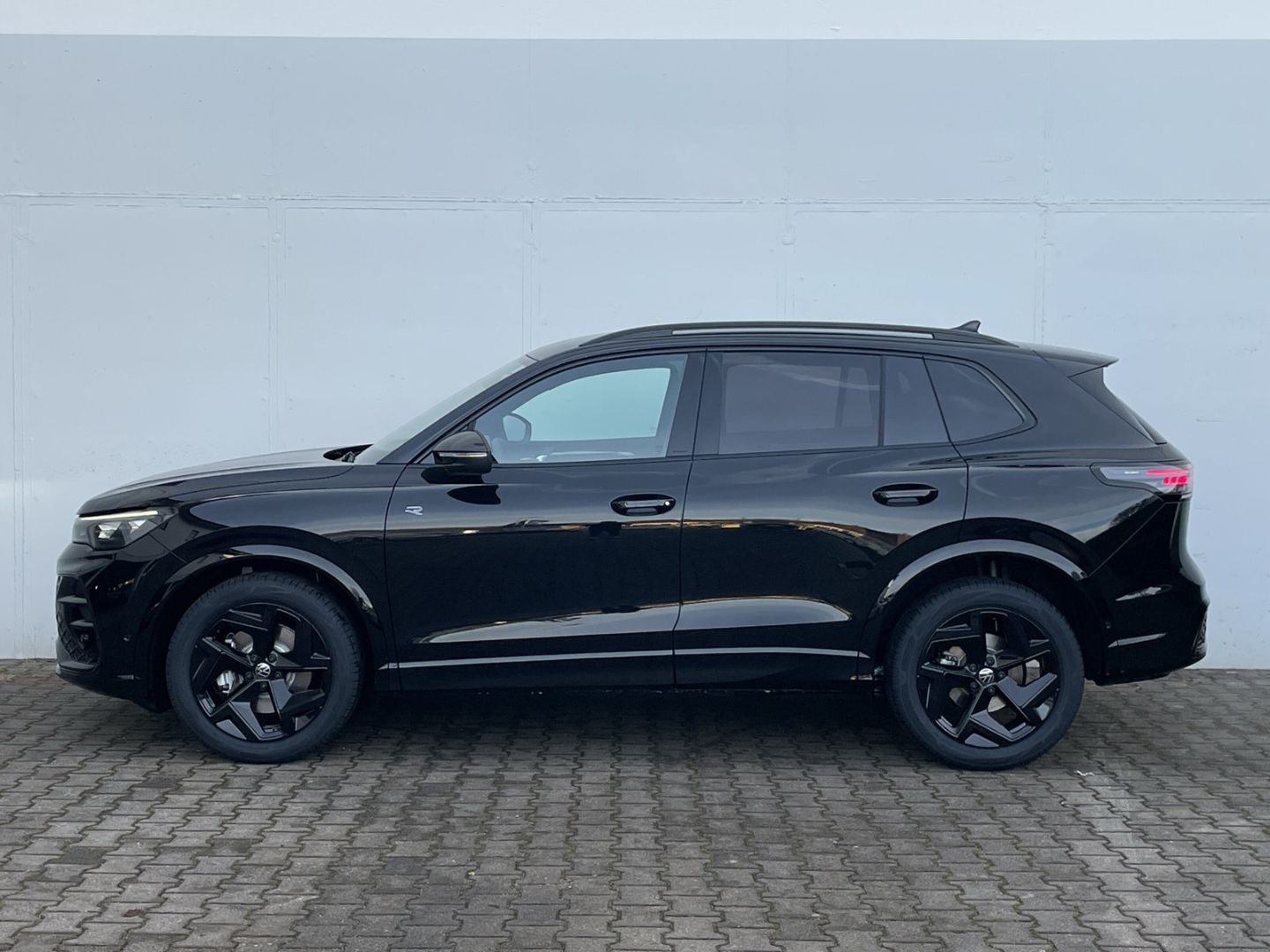 Volkswagen Tiguan 2.0 TDI R-Line Black Style AHK 360°Kamera foto 4
