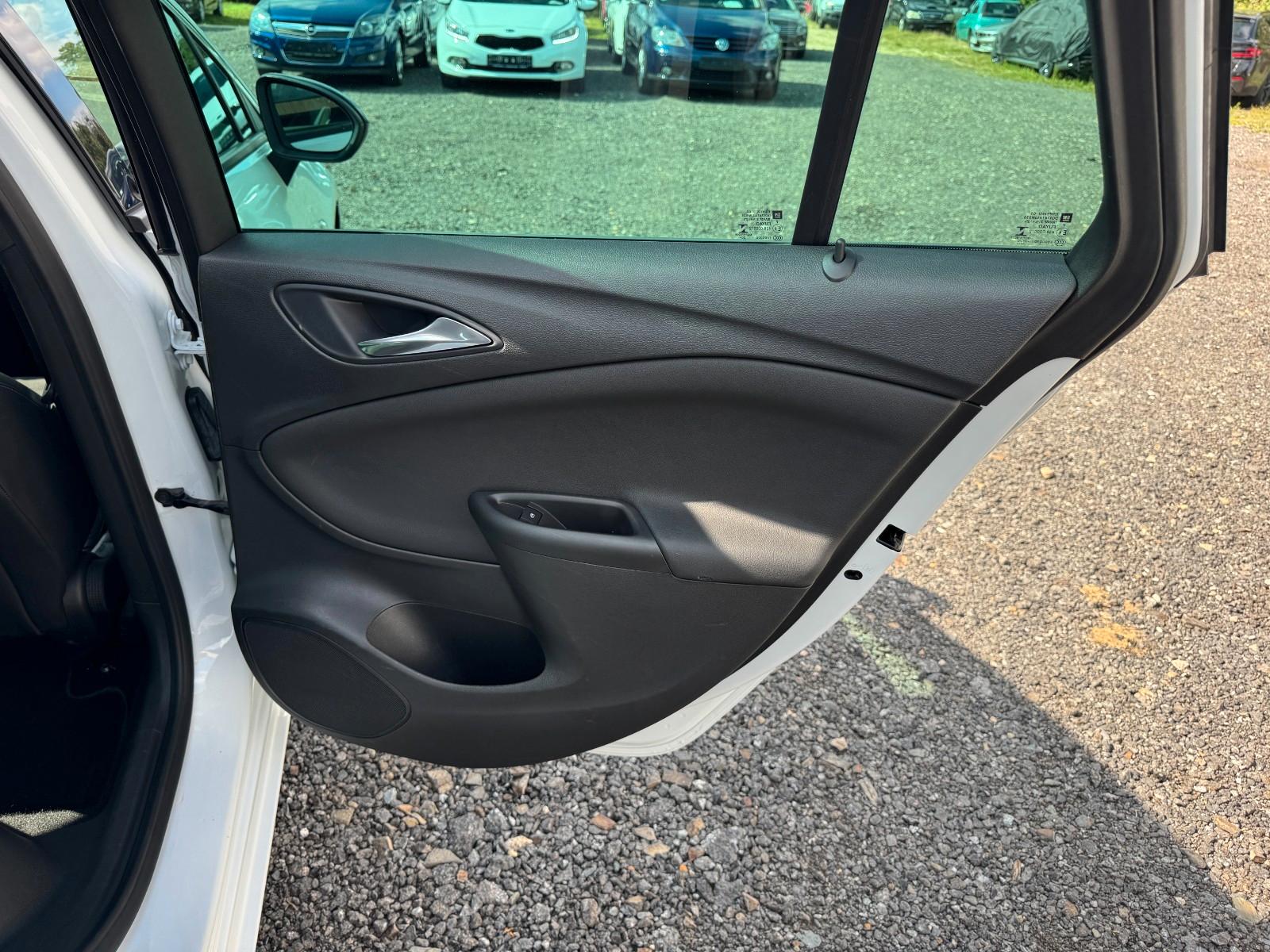 Opel Astra K SportsTourer Elegance Alcantara Led Navi
