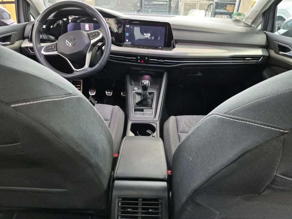 Fahrzeugabbildung Volkswagen Golf TSI Move *Navi*LED*PDC*Sitzhzg*ACC*APP*