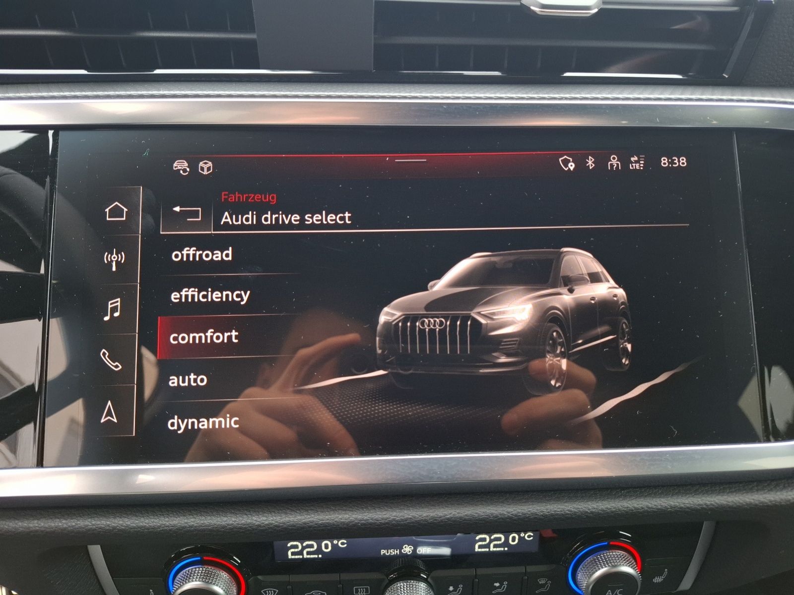 Fahrzeugabbildung Audi Q3 40 TFSI S-line quattro S-tronic LED AHK Navi