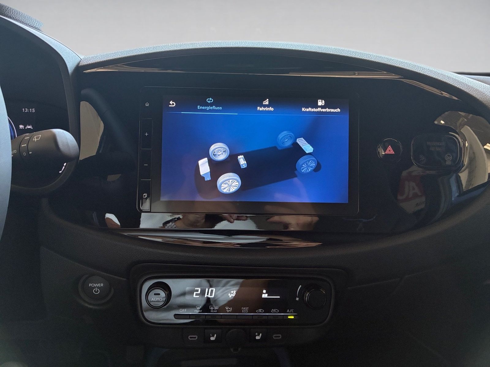 Fahrzeugabbildung Toyota Aygo X 1.5 Teamplayer +Sitzhzg LED,SoundSys,ACC
