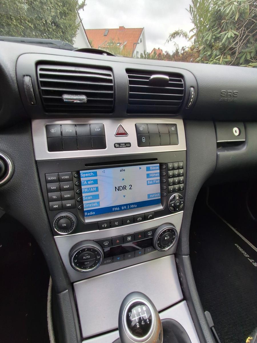 Mercedes-Benz C180 2005 — photo 12