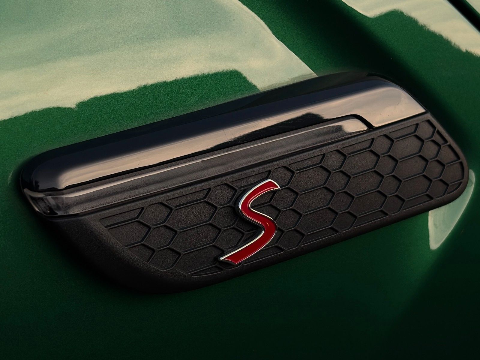 Fahrzeugabbildung MINI Cooper S Classic Trim Leder PANO LHZ SHZ BT PDC