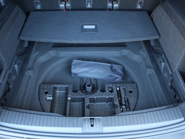Touran 1.5 TSI Highline Navi*ACC*LED*