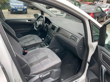 Volkswagen Golf - 10
