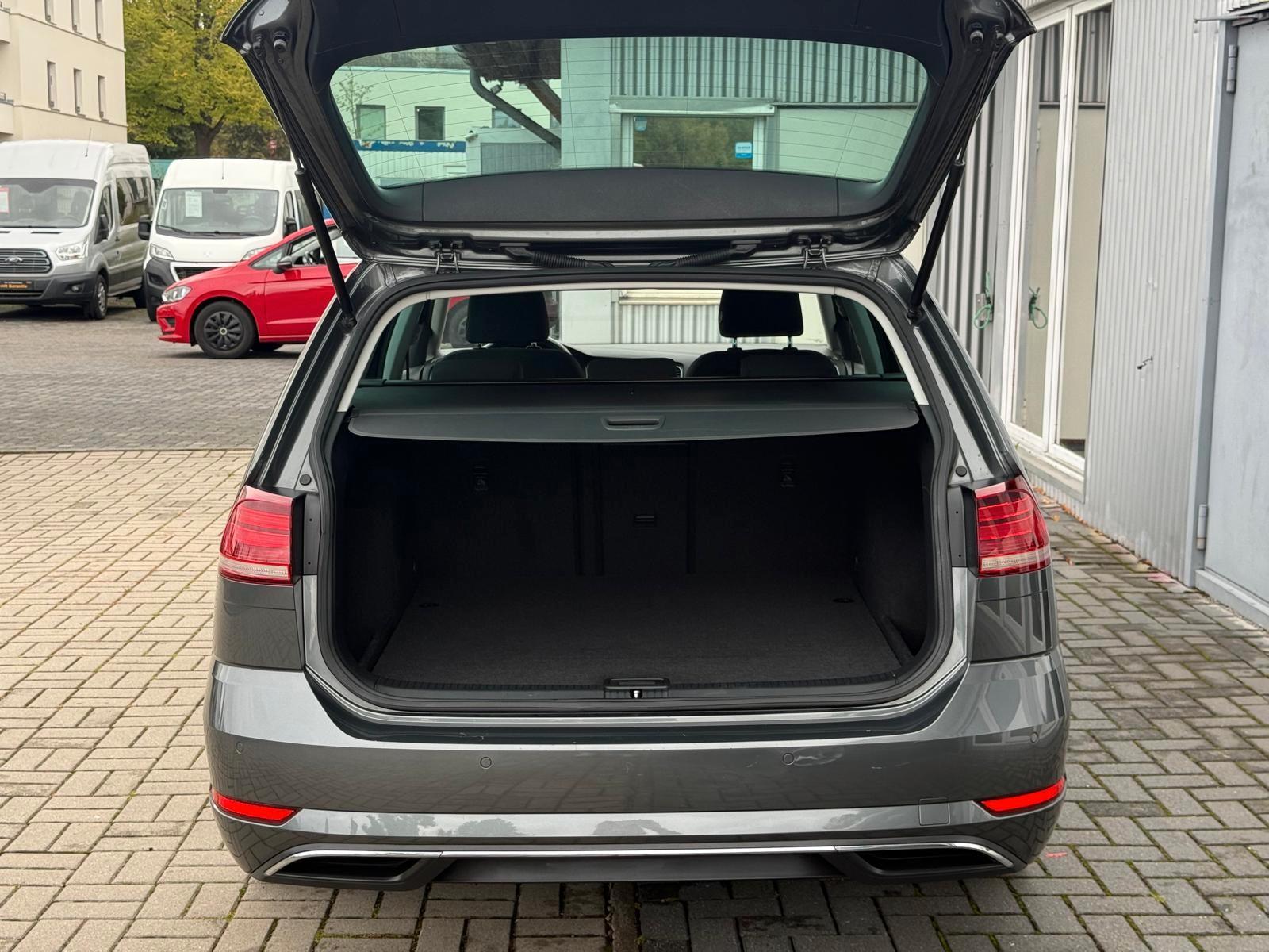 Volkswagen Golf VII 1.5 TSI Variant+Navi+Klimaaut+ACC