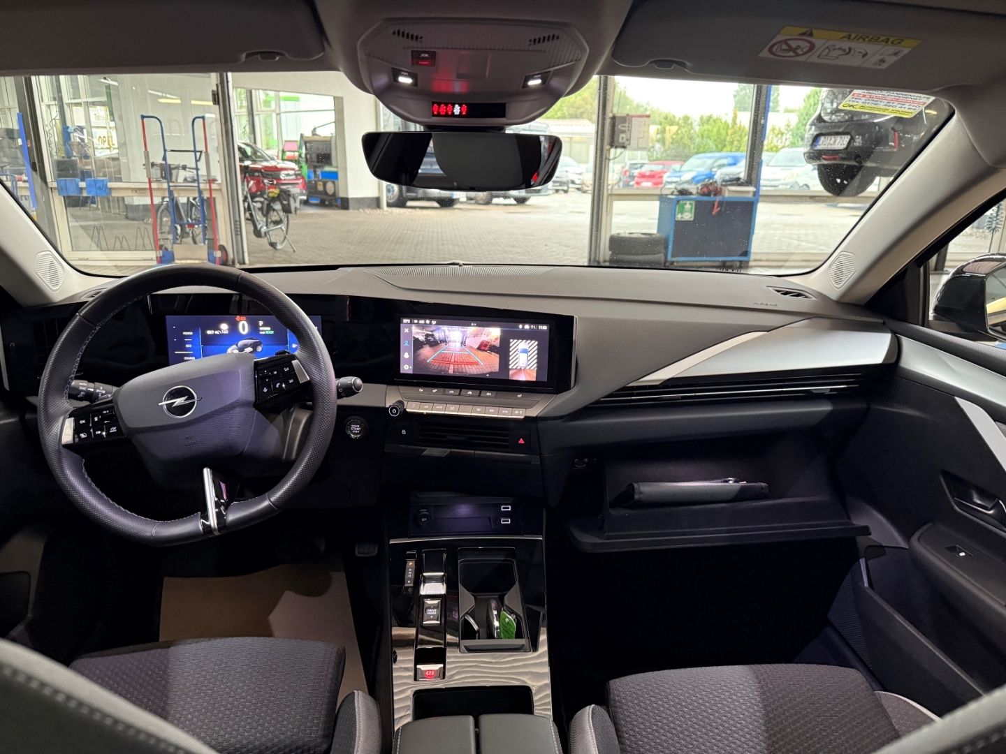 Fahrzeugabbildung Opel Astra 1.6 Turbo Edition Plug-in-Hybrid