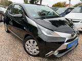 Toyota Aygo x-clusiv*Klima*Kamera*MFL*TÜV NEU - schwarze Toyota Aygo (X)
