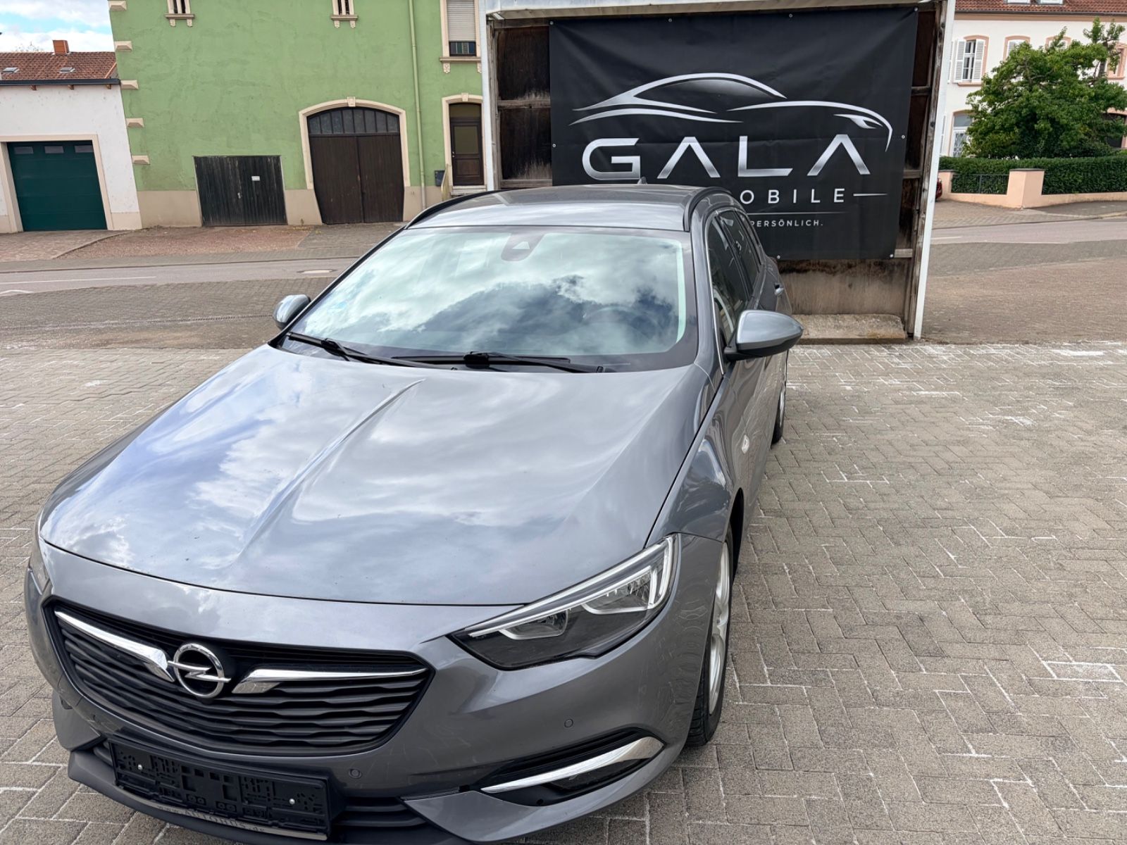 Opel Insignia - 1
