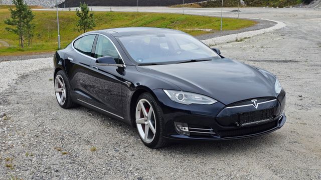 Tesla Model S P85+, free Charging, Luft und Upgrades